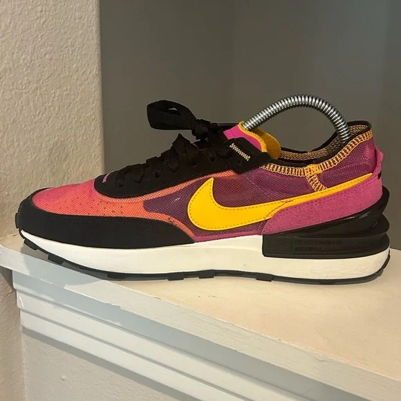 Men’s Size 7.5 Nike Waffle One Active Fuchsia Pink Yellow Black Shoes DA7995-600 - Picture 3 of 9